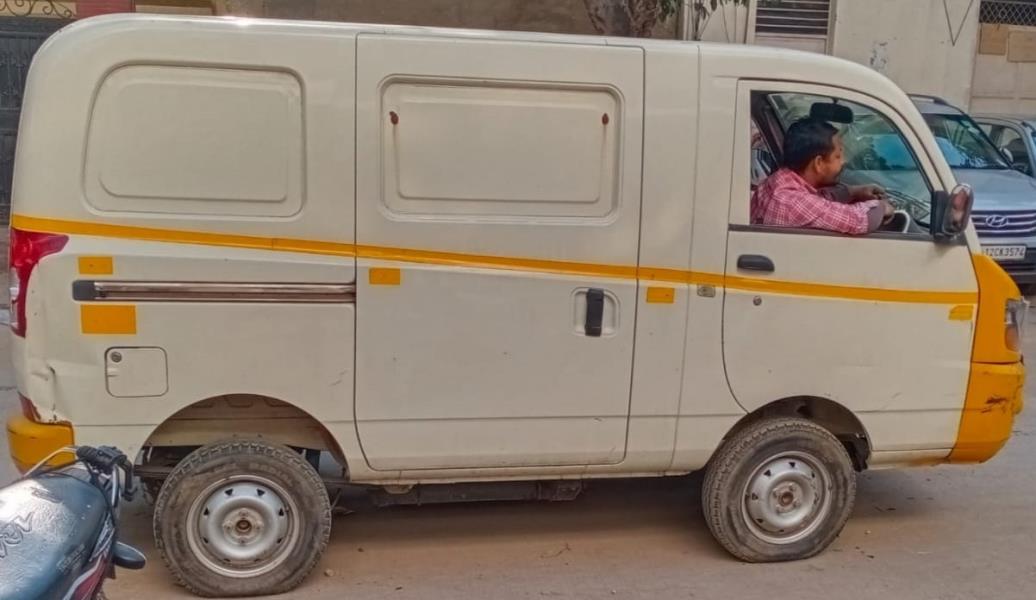 Mahindra Supro Electric image 2
